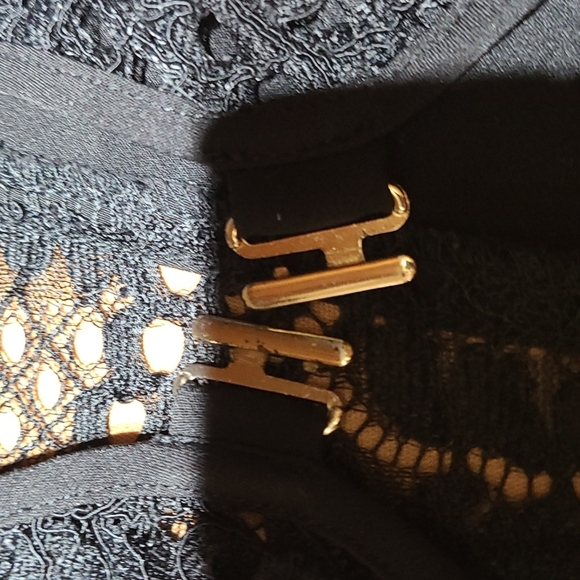 ★ 3 for $20 ★ Dynamite Top - Picture 4 of 6